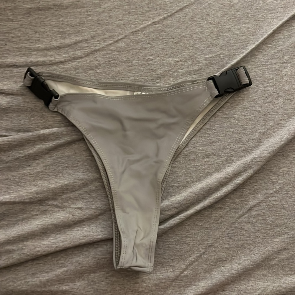 Reflective rave bottoms